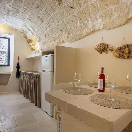 - Iap021011-a Apartament